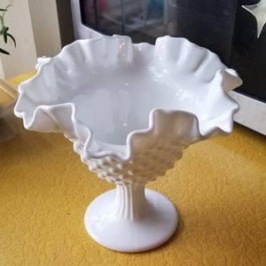 💖💖 Vintage Fenton Milk Glass Vase